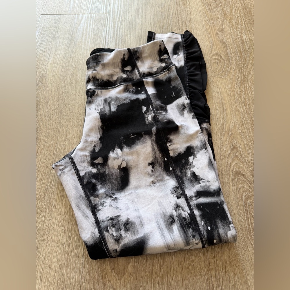 Calvin Klein Tie Dye Leggings Black White Cloud Print Activewear Large - Picture 8 of 8